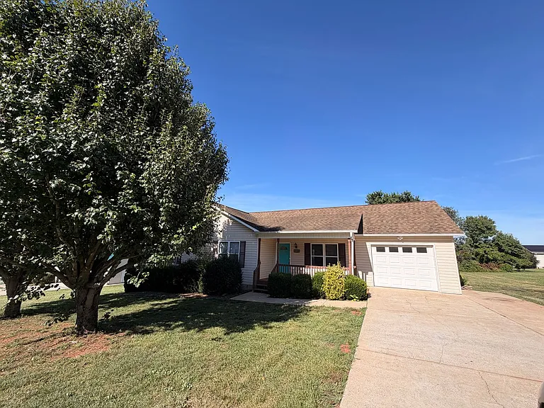 2188 Samanthas Wells Rd — Photo 2