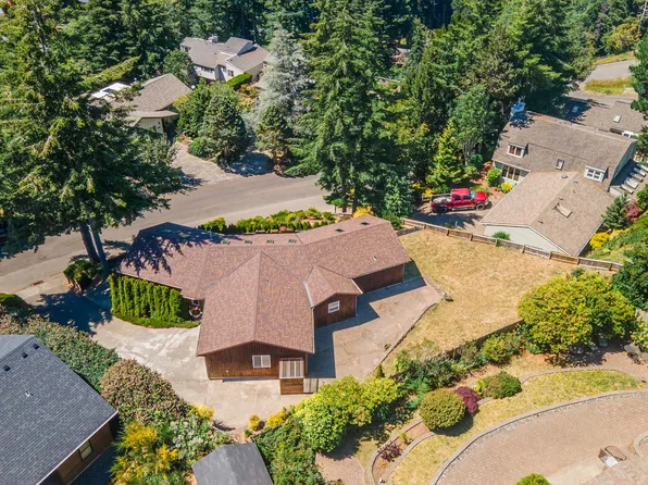 660 Telegraph Dr, Coos Bay, OR 97420