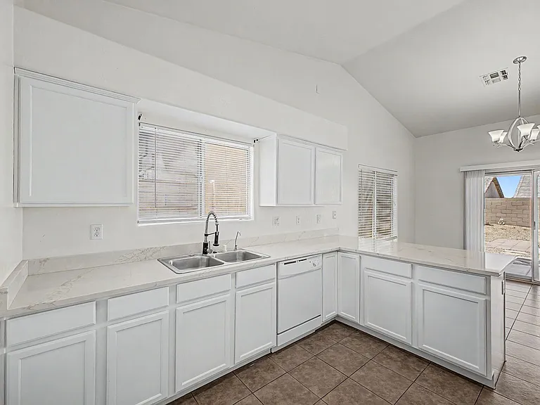 930 E Harwell Rd — Photo 5