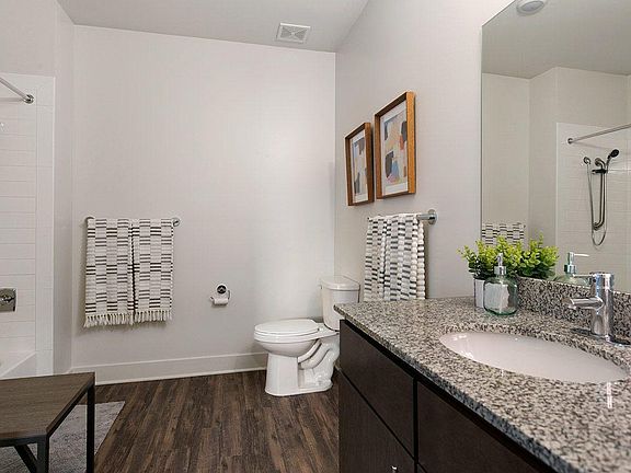 4th image of 1514 6th Ave E #2B-2Ba