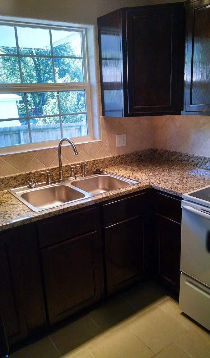 121 S Summit Street — Photo 4