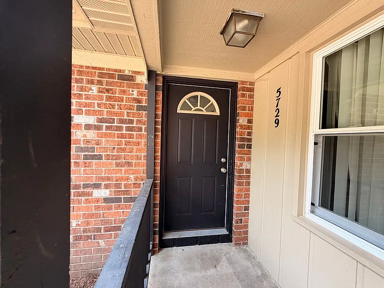 5729 Ridgebrook Ave SE — Photo 2