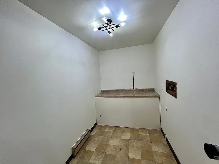 1010 Sawyer Dr — Photo 30