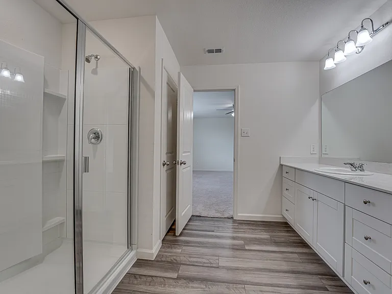 767 Camden Dr — Photo 16