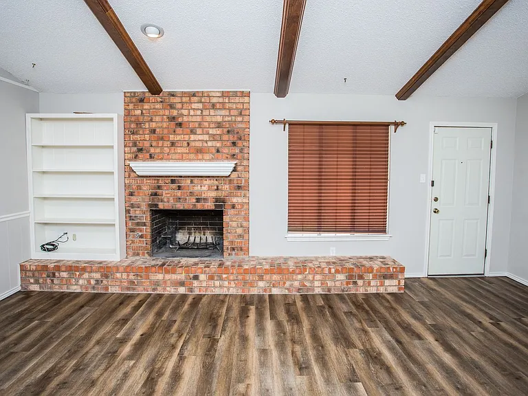 3401 Essex Ave — Photo 7