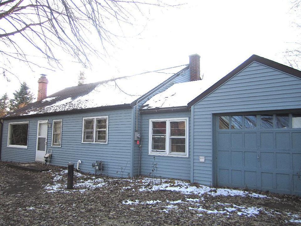 2nd image of 14145 N Cedarburg Rd