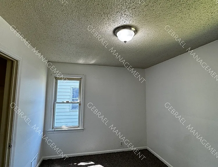 2408 Missouri Ave — Photo 10