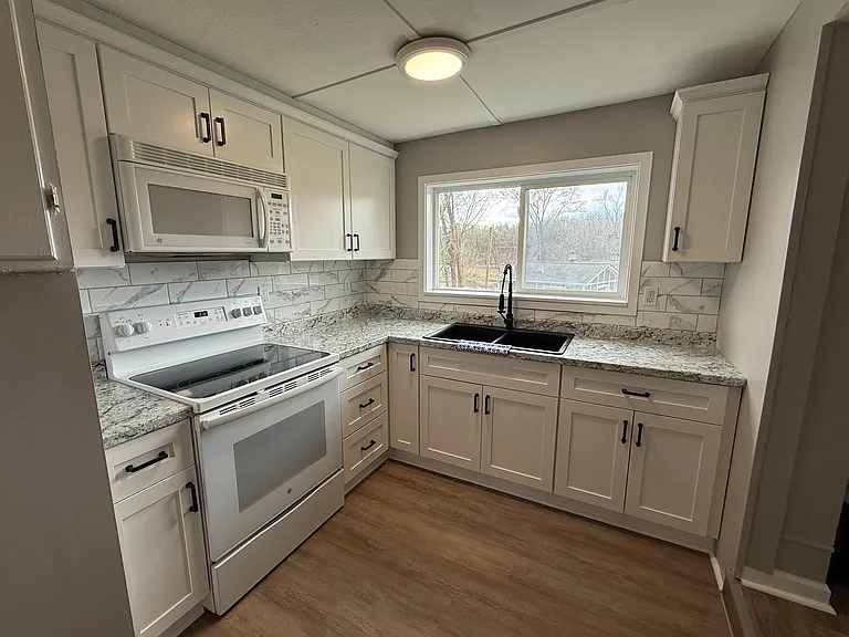 1310 E Highland Rd #S — Photo 5