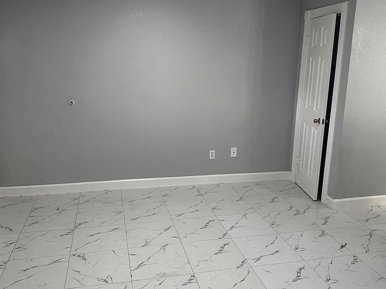 9505 Neuens Rd #10 — Photo 5