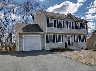 32 Riverview Dr, Cumberland, RI 02864