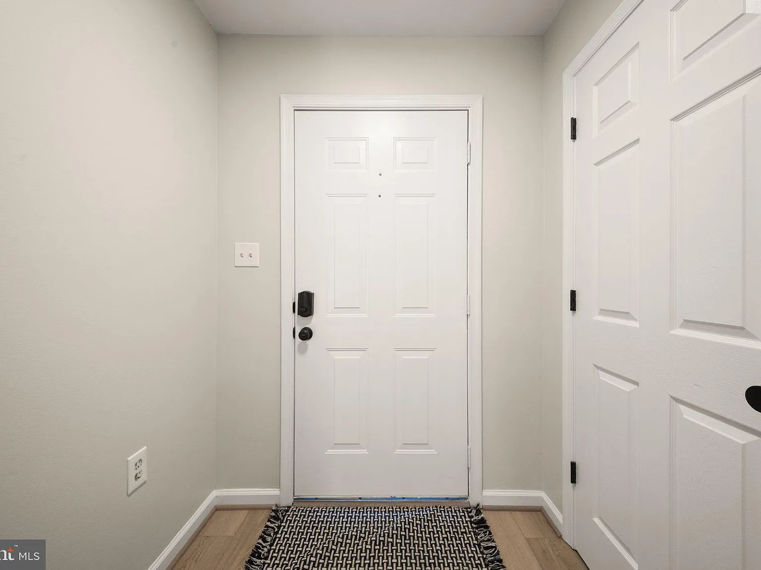 3 bed, 2.5 bath, 1360 sqft, $2,895 — Photo 4