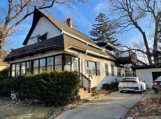 303 N Liberty St, Elgin, IL 60120