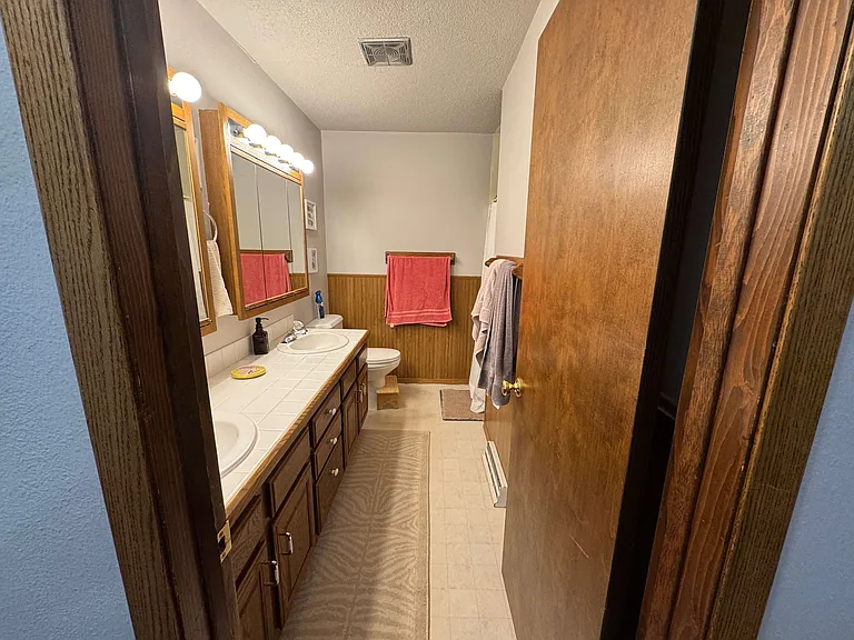 1403 Orchard Dr — Photo 8