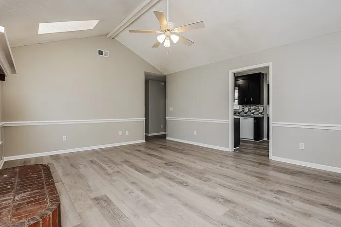 102 Totem Ct — Photo 3