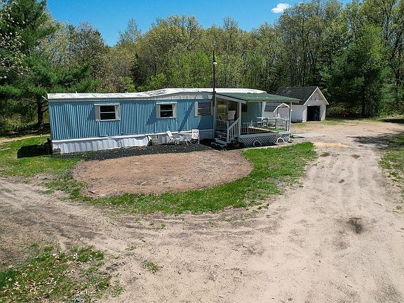 3rd image of 2920 Crestwood Ln