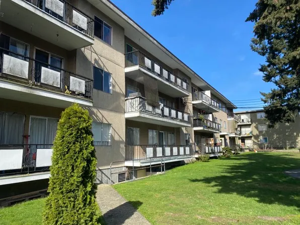 1 Units Available at Fulton!