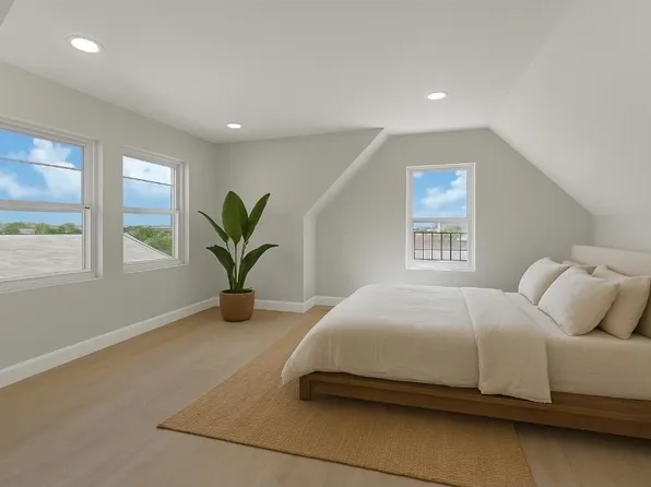 437 Bramhall Avenue image 4 of 26