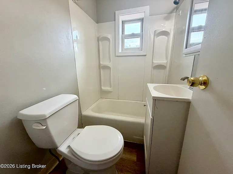 206 N Oak St #1 — Photo 6