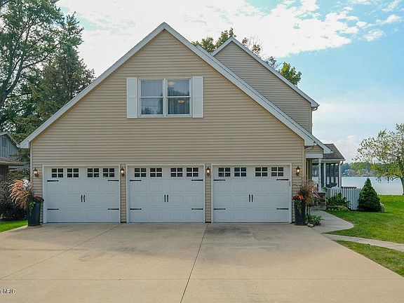 2nd image of 41 N Crooked Lake Dr