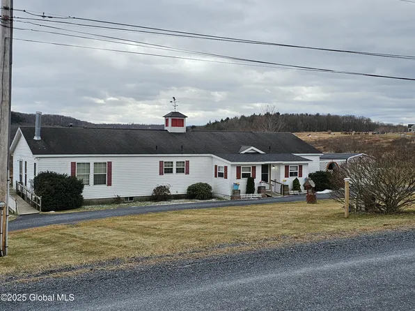 5 Bayer Road, Hoosick Falls, NY 12090