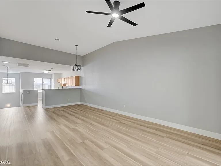 673 Peachy Canyon Cir #203 — Photo 4