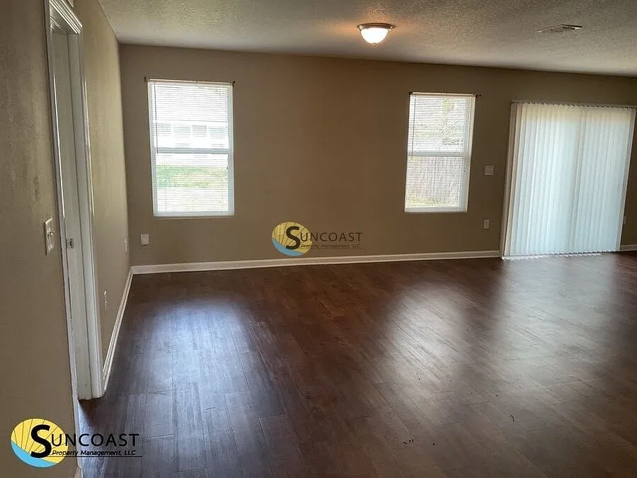 Half Off First Month! 3 Bed | 2 Bath Home! — Photo 3