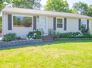 27 Farmstead Cir, Bloomfield, CT 06002