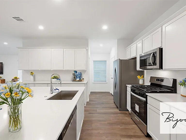3085 Emerald Ocean Dr — Photo 11