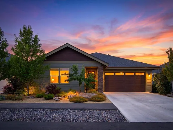 2703 NW 25th St, Redmond, OR 97756