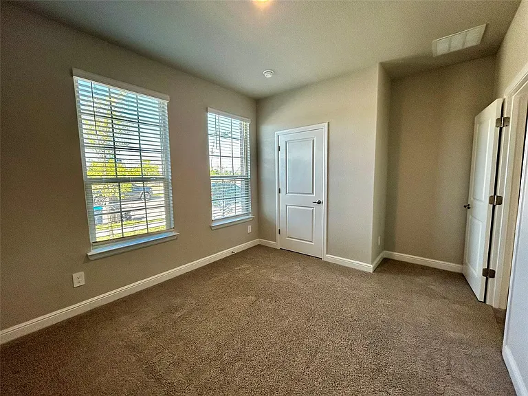 16012 Bronte Ln — Photo 15