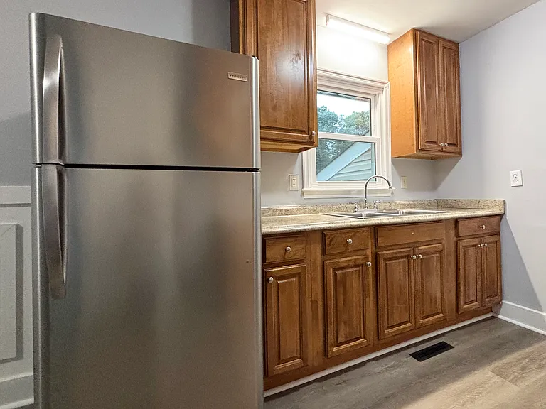 1226 Montgomery Ave — Photo 6