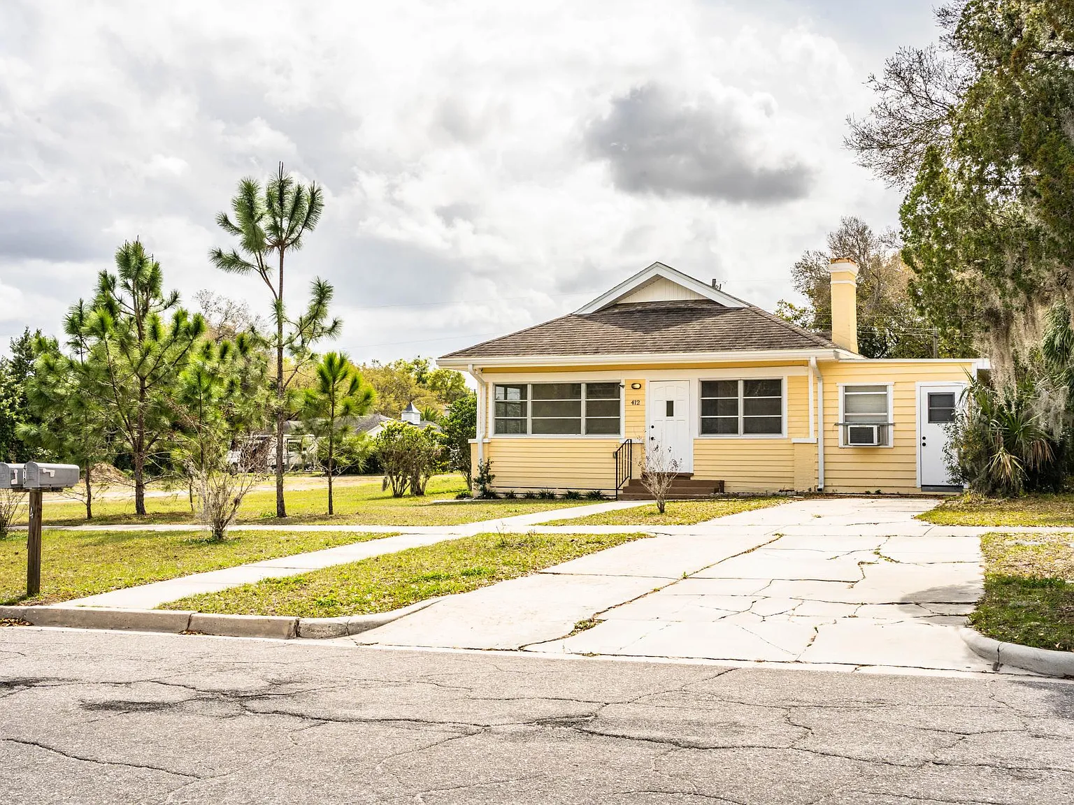 3 bed, 1368 sqft, $1,900 — Photo 2