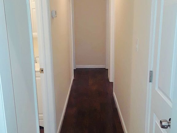 4th image of 11 Halewood Dr