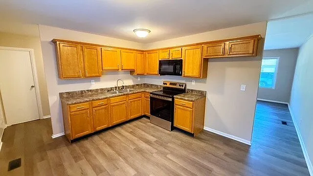 7535 E 35th St — Photo 5