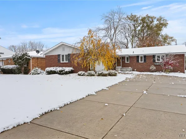162 Red Oak Dr, Williamsville, NY 14221