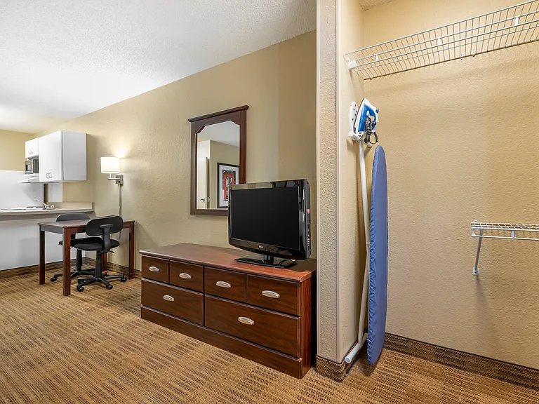 Studio Suite - 2 Full Beds