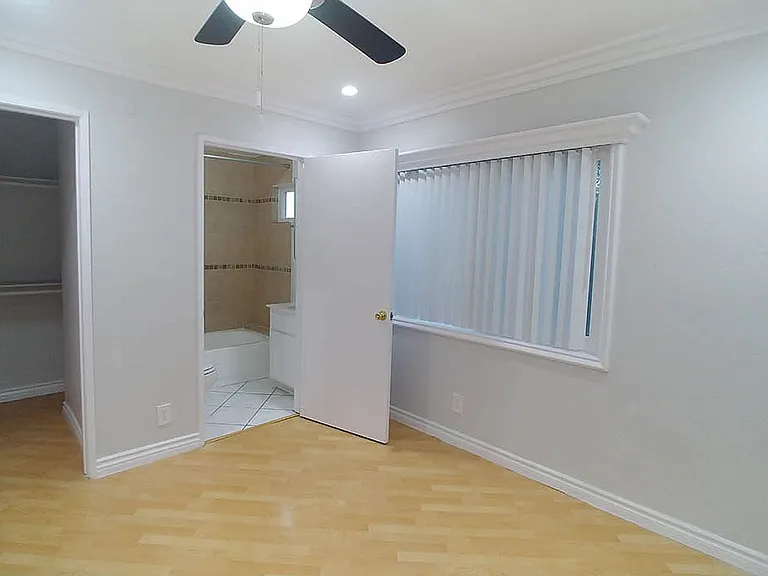 Five Star Suites — Photo 41