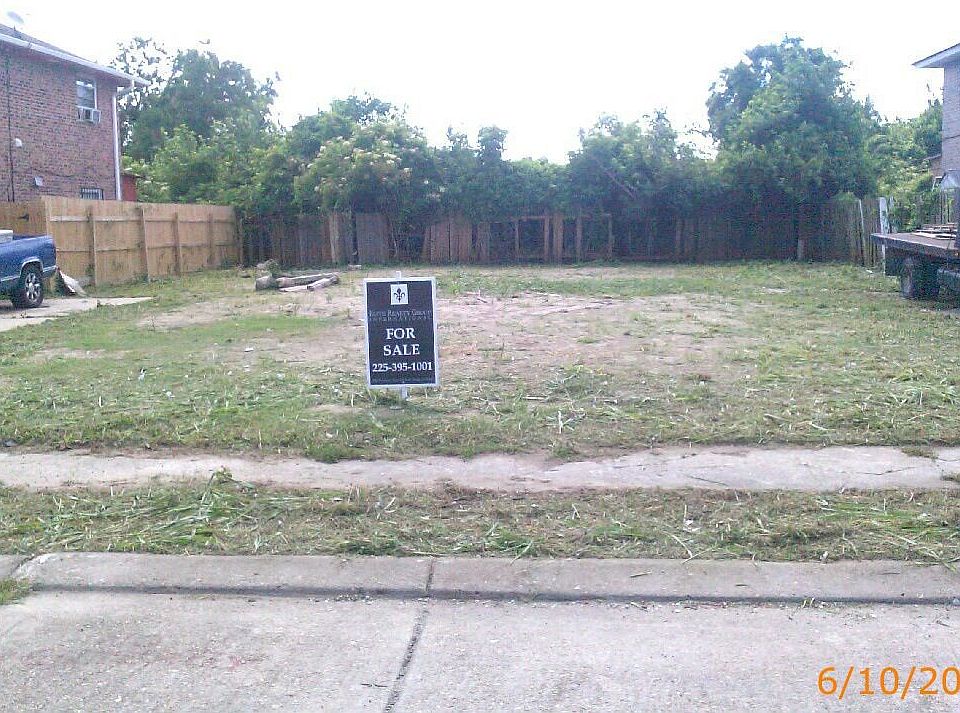 2nd image of 2042 Elizardi Blvd