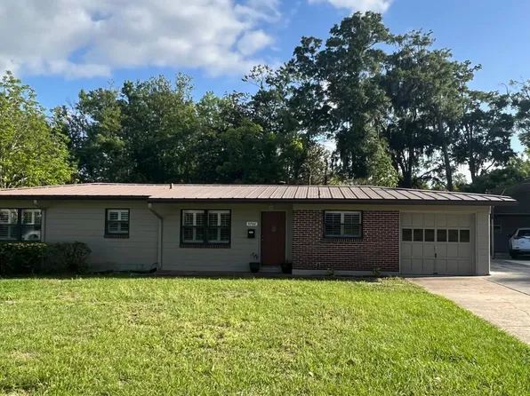 5702 Cedar Forest Dr S, Jacksonville, FL 32210