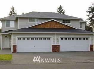 718-720 S Violet Meadows St, Tacoma, WA