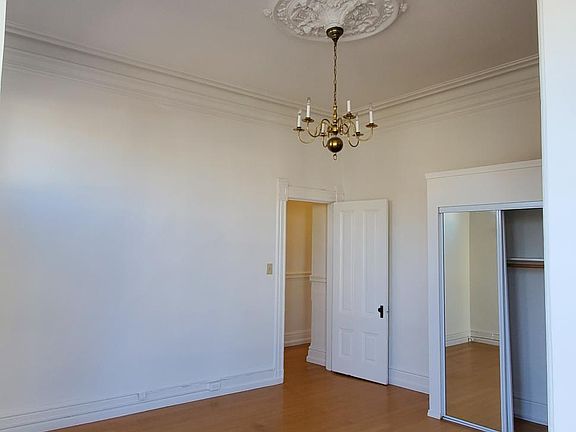 4th image of 1101 Oak St #2