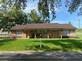 904 Mabry Rd, Baytown, TX 77520