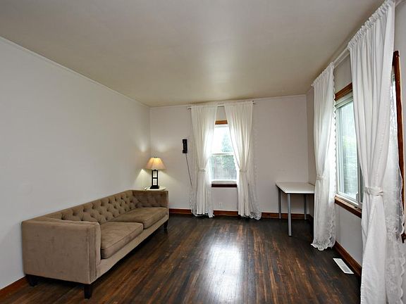 4th image of 6337 Blaisdell Ave