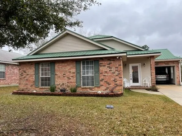 100 Teddy Ln, Picayune, MS 39466