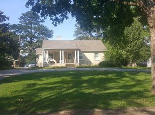 121 Meadow Ln, Trussville, AL 35173