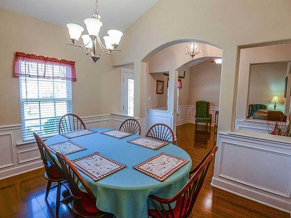 5th image of 2331 Cleburn Ln