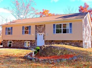 348 Bumblebee Pass, Cresco, PA 18326