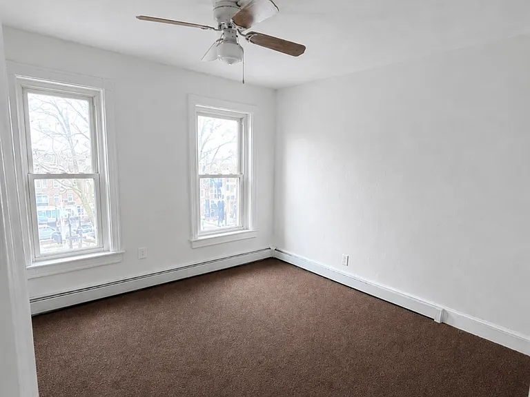 30 Mechanics Ave — Photo 2
