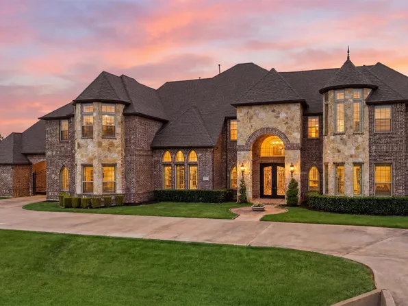 715 Simmons Rd, Double Oak, TX 75077