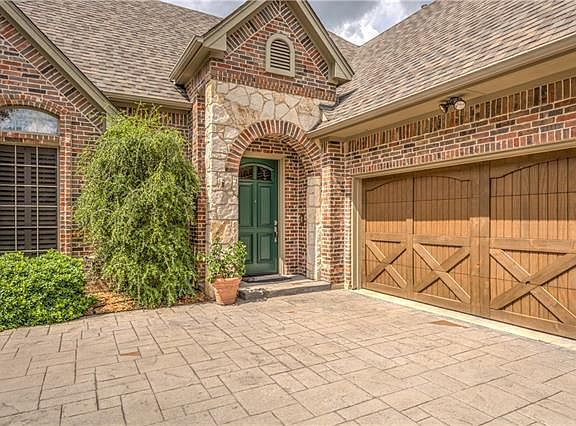 2nd image of 7022 Primrose Ln